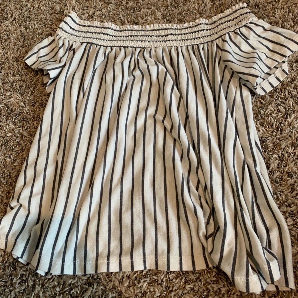 American Eagle Off the Shoulder Shirt